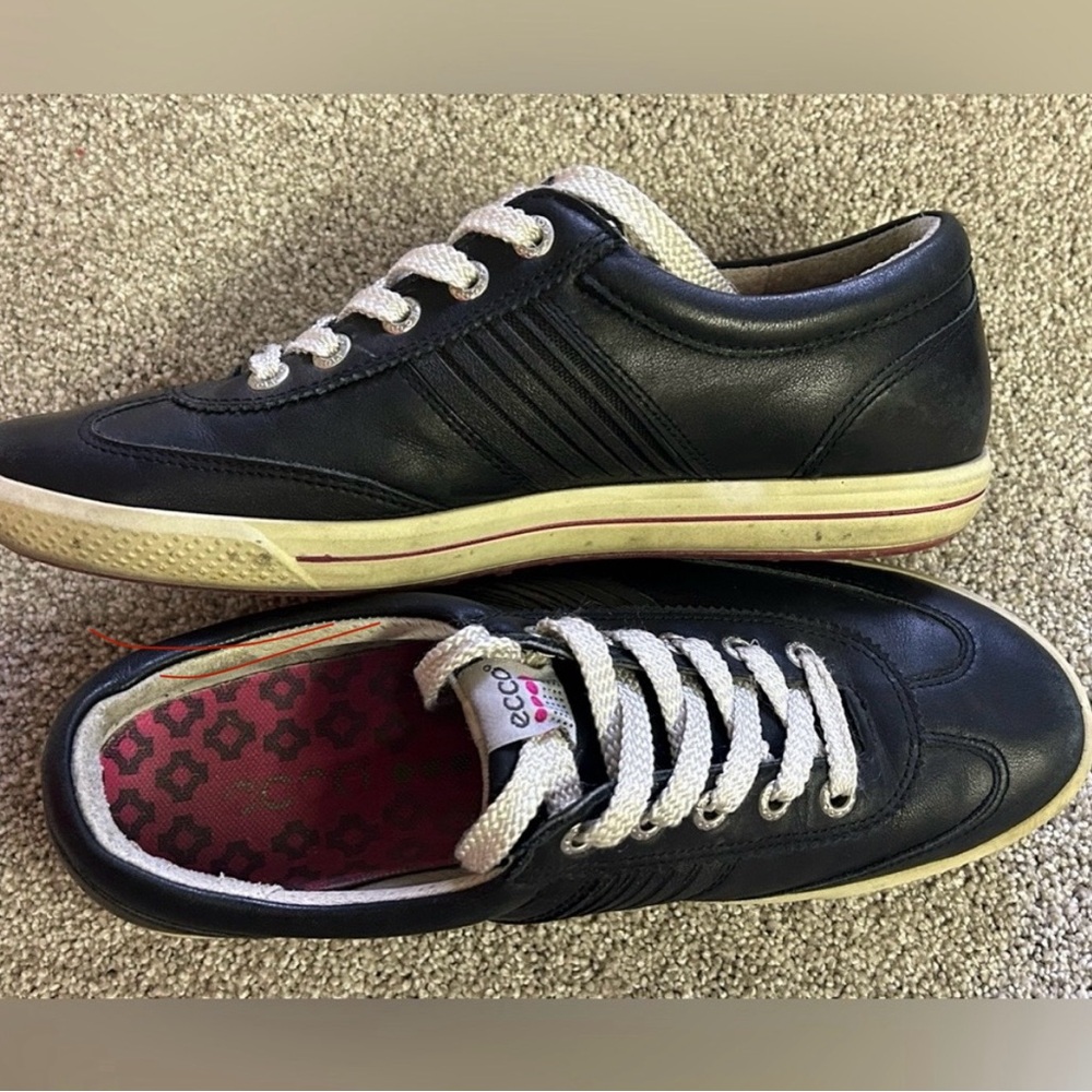 ECCO black leather womens size  37 (6.5/7) golf shoes